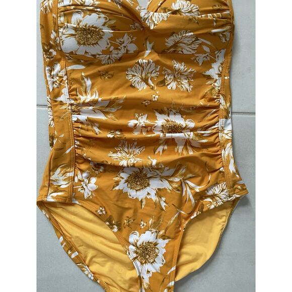 Nip Tuck Swim One Piece Swimsuit Floral Ruched Swimwear - Picture 3 of 9